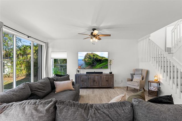 20775 NW 1st St, Pembroke Pines, FL 33029