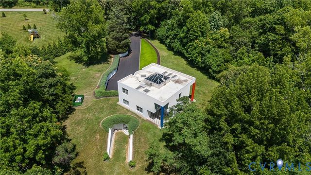 273 Pembroke Ln, Goochland, VA 23238