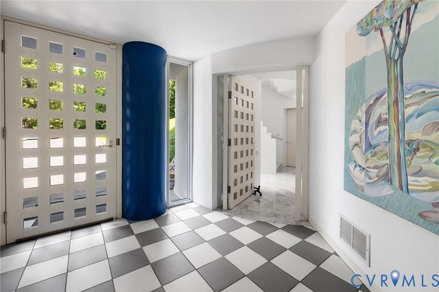 273 Pembroke Ln, Goochland, VA 23238