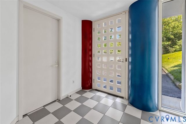 273 Pembroke Ln, Goochland, VA 23238