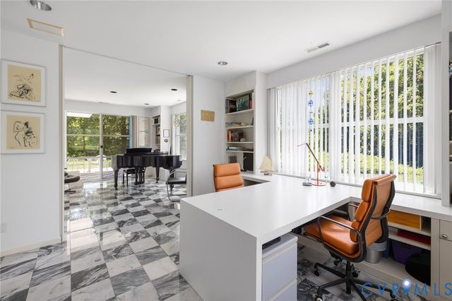 273 Pembroke Ln, Goochland, VA 23238