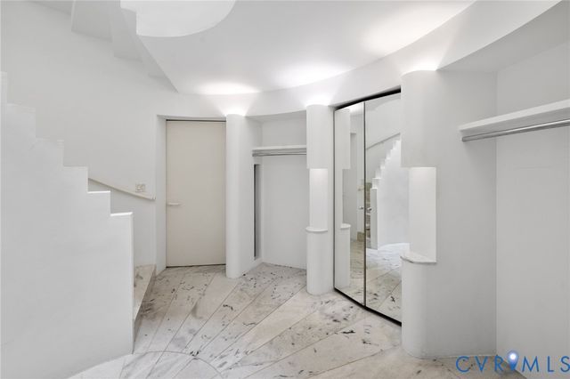 273 Pembroke Ln, Goochland, VA 23238