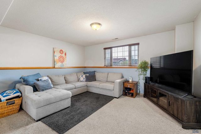 6880 MANCHESTER, Summerset, SD 57718