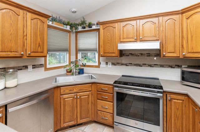 2500 Locust Street, West Des Moines, IA 50265