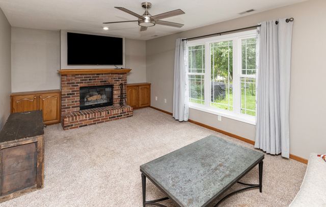 2500 Locust Street, West Des Moines, IA 50265