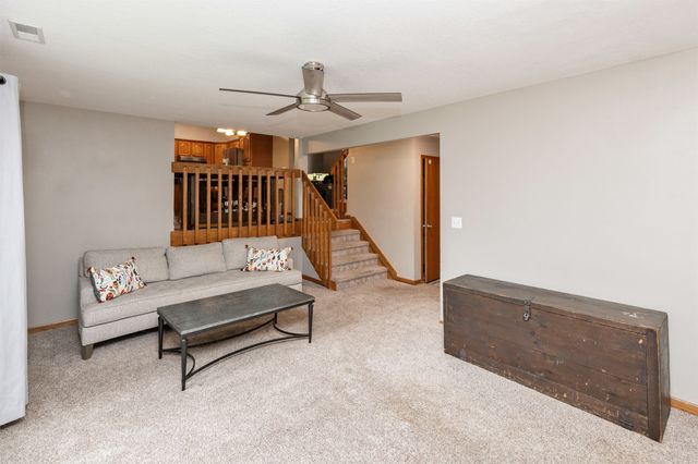 2500 Locust Street, West Des Moines, IA 50265