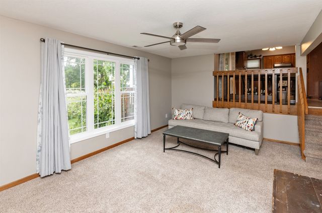 2500 Locust Street, West Des Moines, IA 50265