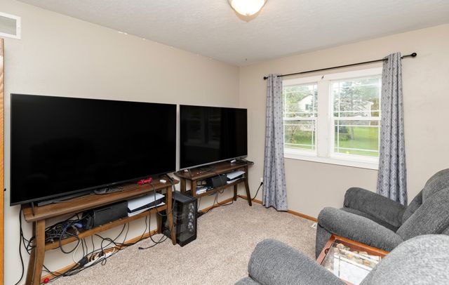 2500 Locust Street, West Des Moines, IA 50265