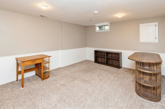 2500 Locust Street, West Des Moines, IA 50265