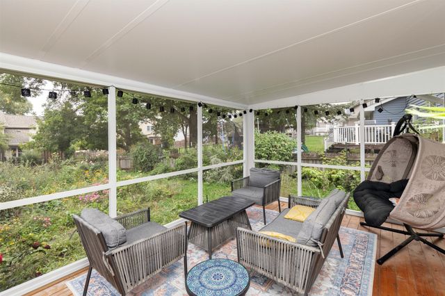 2500 Locust Street, West Des Moines, IA 50265