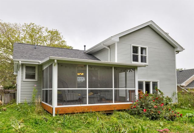 2500 Locust Street, West Des Moines, IA 50265