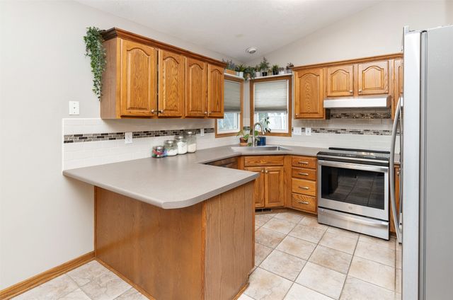 2500 Locust Street, West Des Moines, IA 50265