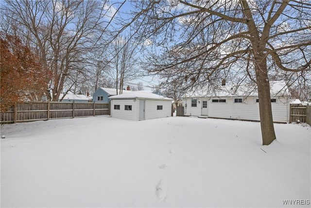 90 Dale Drive, Tonawanda, NY 14150