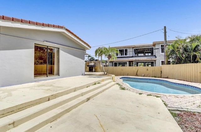 1425 NE 4TH Court, Boca Raton, FL 33432