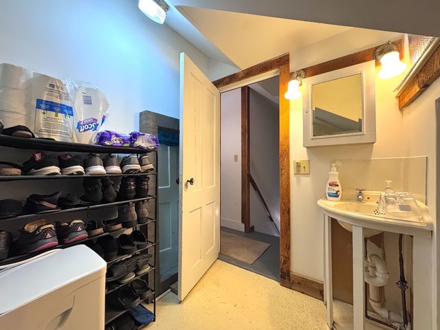 726 Rice Lane, Bennington, VT 05201