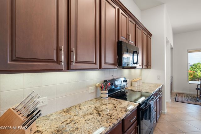 2555 E Josephine View Drive, Green Valley, AZ 85614