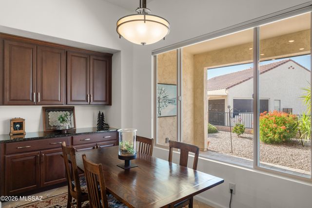 2555 E Josephine View Drive, Green Valley, AZ 85614
