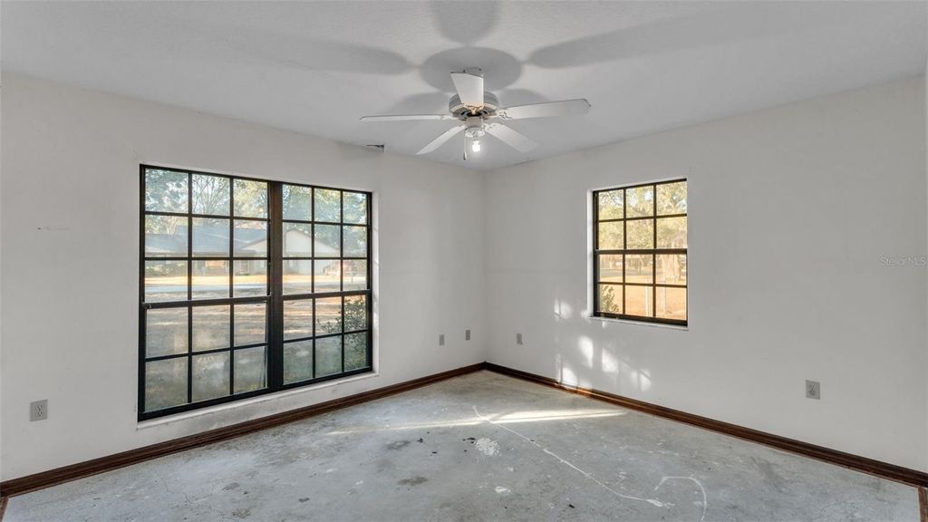 Image 14 of property listing at 1324 COSTINE DRIVE, Lakeland, FL 33809