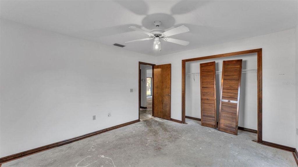 Image 15 of property listing at 1324 COSTINE DRIVE, Lakeland, FL 33809