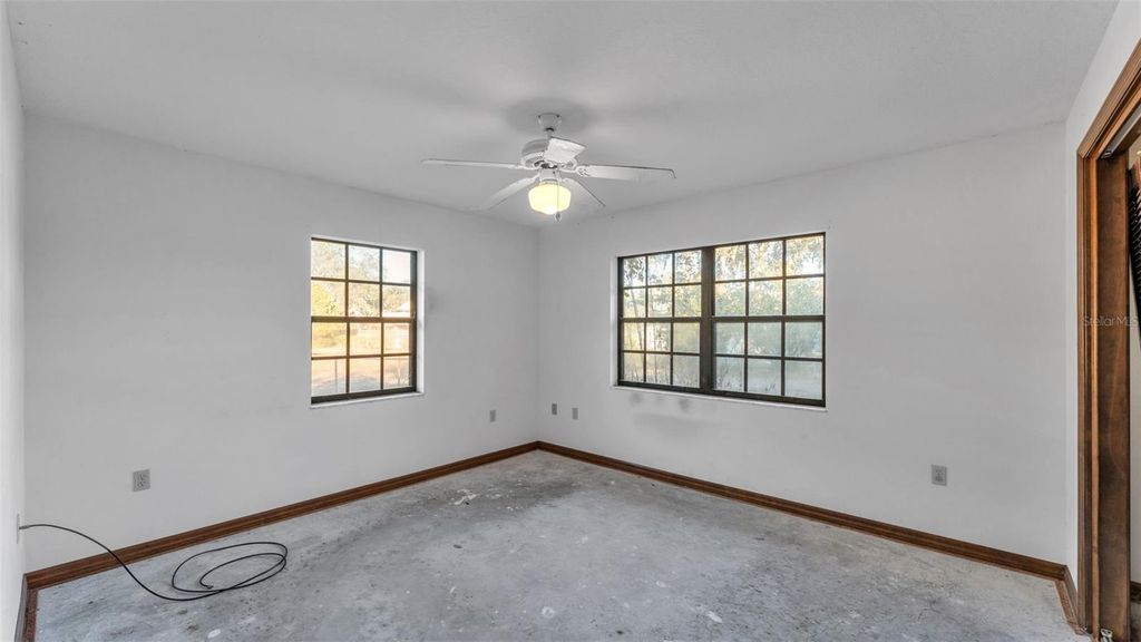 Image 17 of property listing at 1324 COSTINE DRIVE, Lakeland, FL 33809