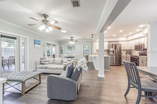 863 BAY BREEZE TERRACE, Largo, FL 33770