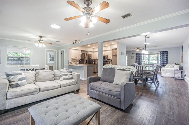 863 BAY BREEZE TERRACE, Largo, FL 33770