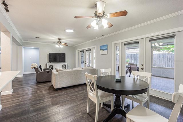 863 BAY BREEZE TERRACE, Largo, FL 33770