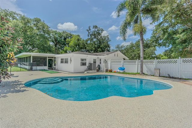 863 BAY BREEZE TERRACE, Largo, FL 33770