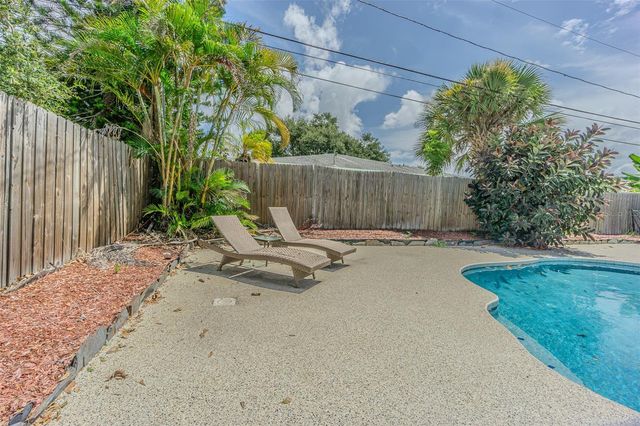 863 BAY BREEZE TERRACE, Largo, FL 33770