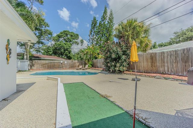 863 BAY BREEZE TERRACE, Largo, FL 33770