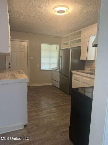 2677 Shannon Street, Jackson, MS 39212