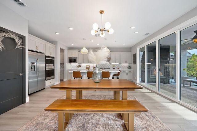 1136 Wadsworth Dr, Roseville, CA 95747