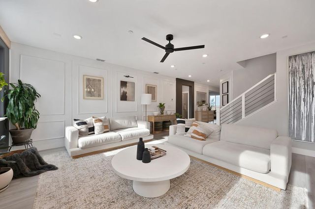 1136 Wadsworth Dr, Roseville, CA 95747