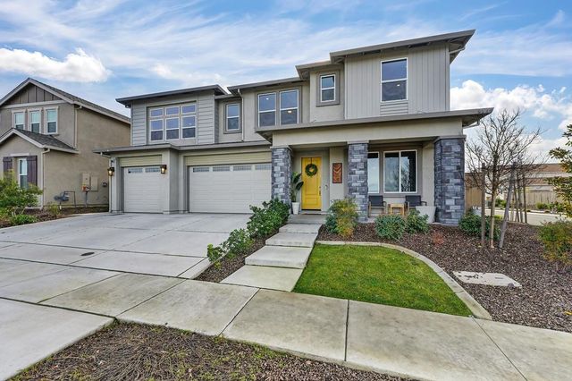 1136 Wadsworth Dr, Roseville, CA 95747