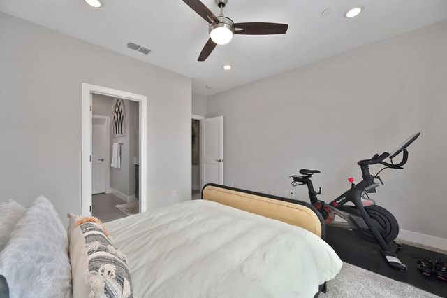 1136 Wadsworth Dr, Roseville, CA 95747