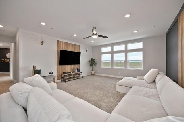 1136 Wadsworth Dr, Roseville, CA 95747