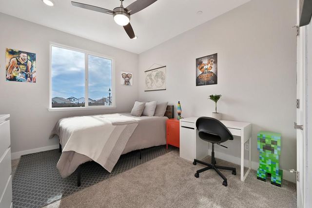 1136 Wadsworth Dr, Roseville, CA 95747