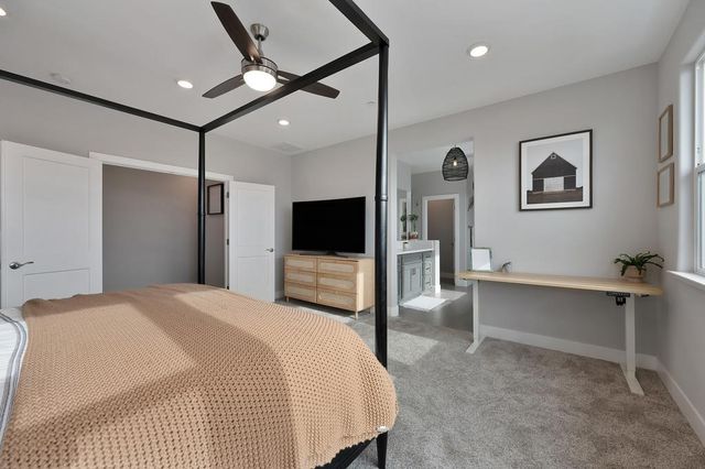 1136 Wadsworth Dr, Roseville, CA 95747