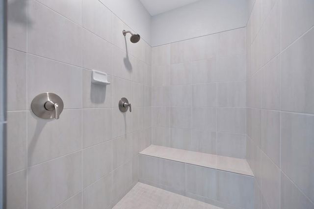 1136 Wadsworth Dr, Roseville, CA 95747