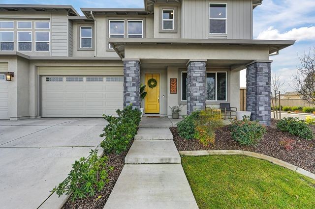 1136 Wadsworth Dr, Roseville, CA 95747