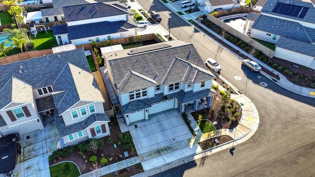 1136 Wadsworth Dr, Roseville, CA 95747