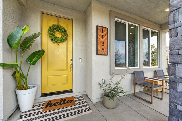 1136 Wadsworth Dr, Roseville, CA 95747