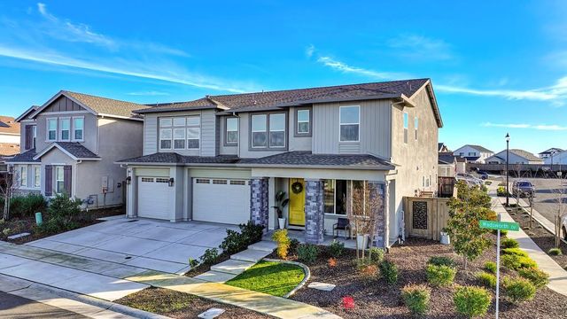 1136 Wadsworth Dr, Roseville, CA 95747