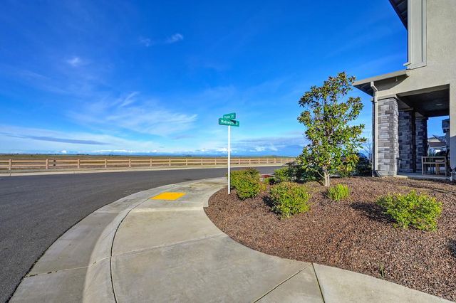 1136 Wadsworth Dr, Roseville, CA 95747