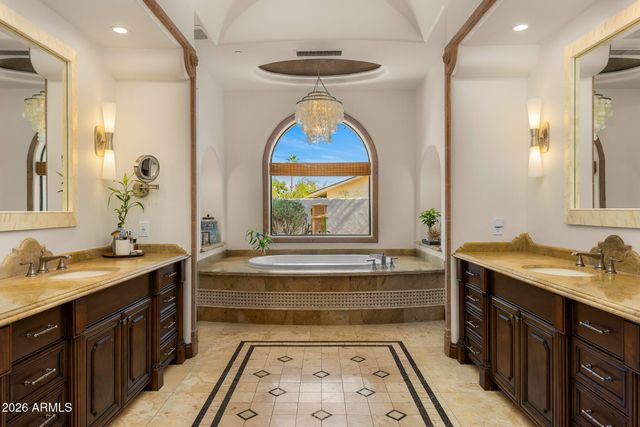 5401 E MOCKINGBIRD Lane, Paradise Valley, AZ 85253