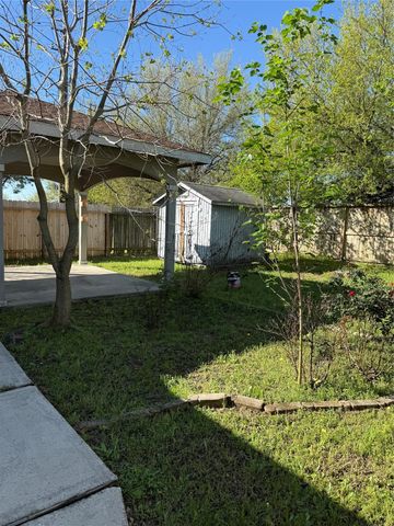 15823 Regal Trace Lane, Houston, TX 77073