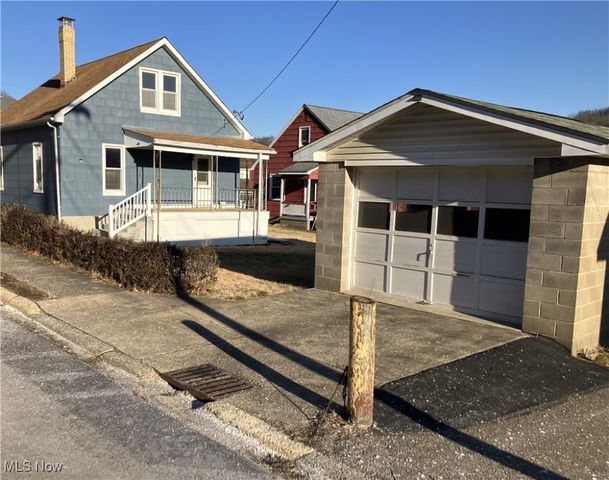 333 Heaslett Avenue, Weirton, WV 26062