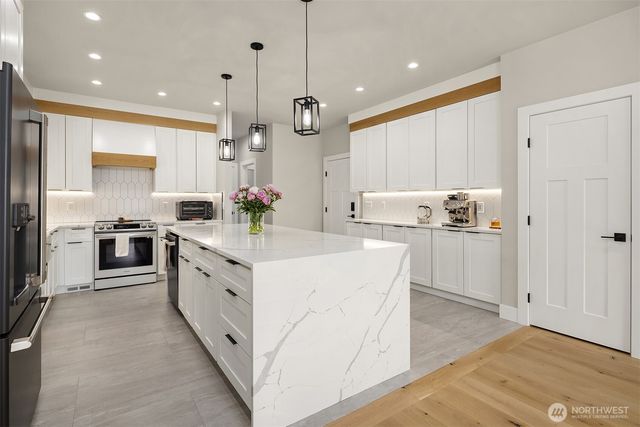 11718 64th Place NE, Lake Stevens, WA 98258