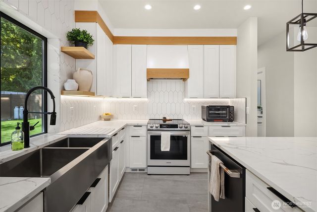 11718 64th Place NE, Lake Stevens, WA 98258