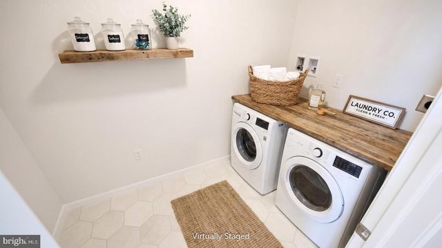 607 LILLIANA DR, Lebanon, PA 17046